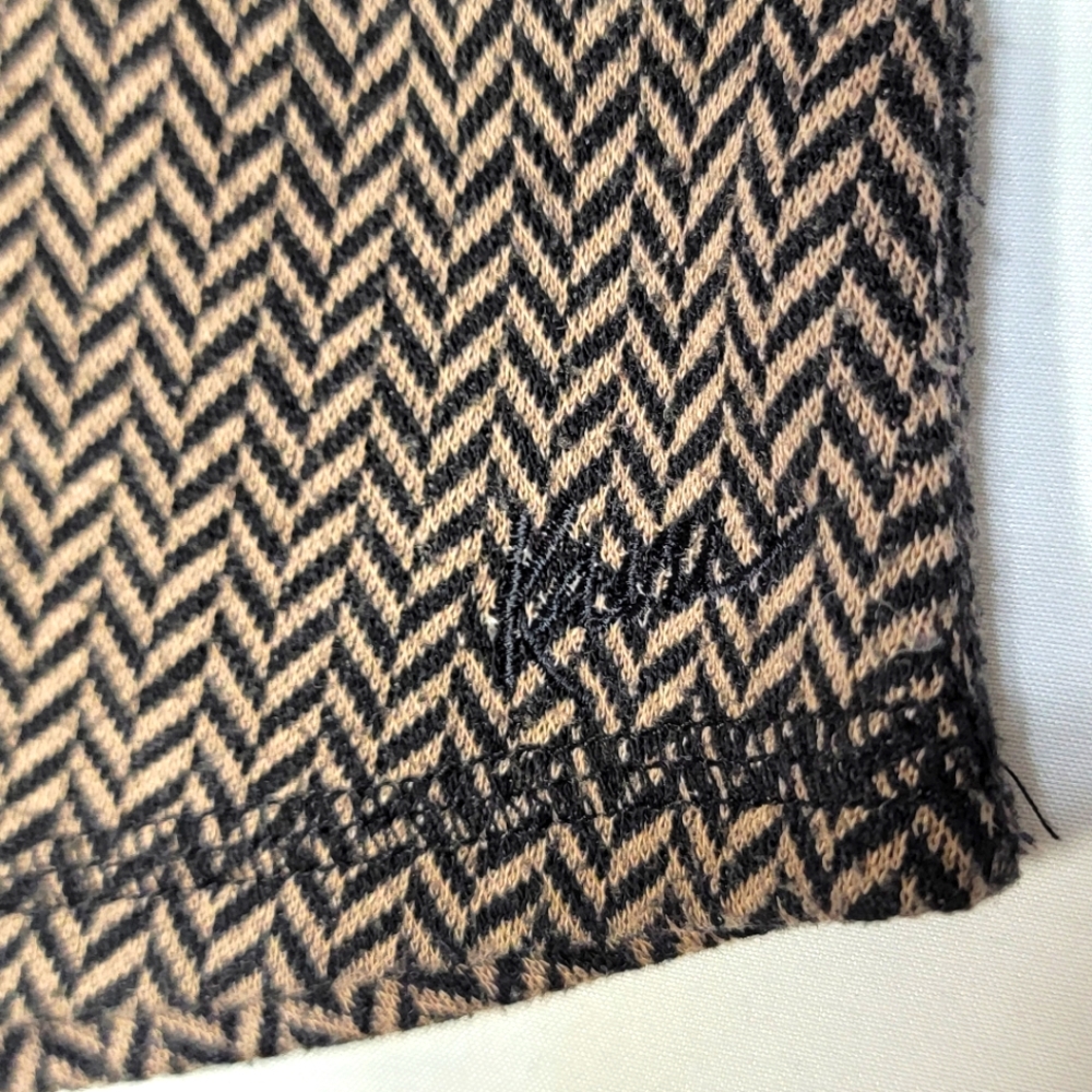 Kavu Chevron Pattern Pullover With Quarter Zipper… - image 7